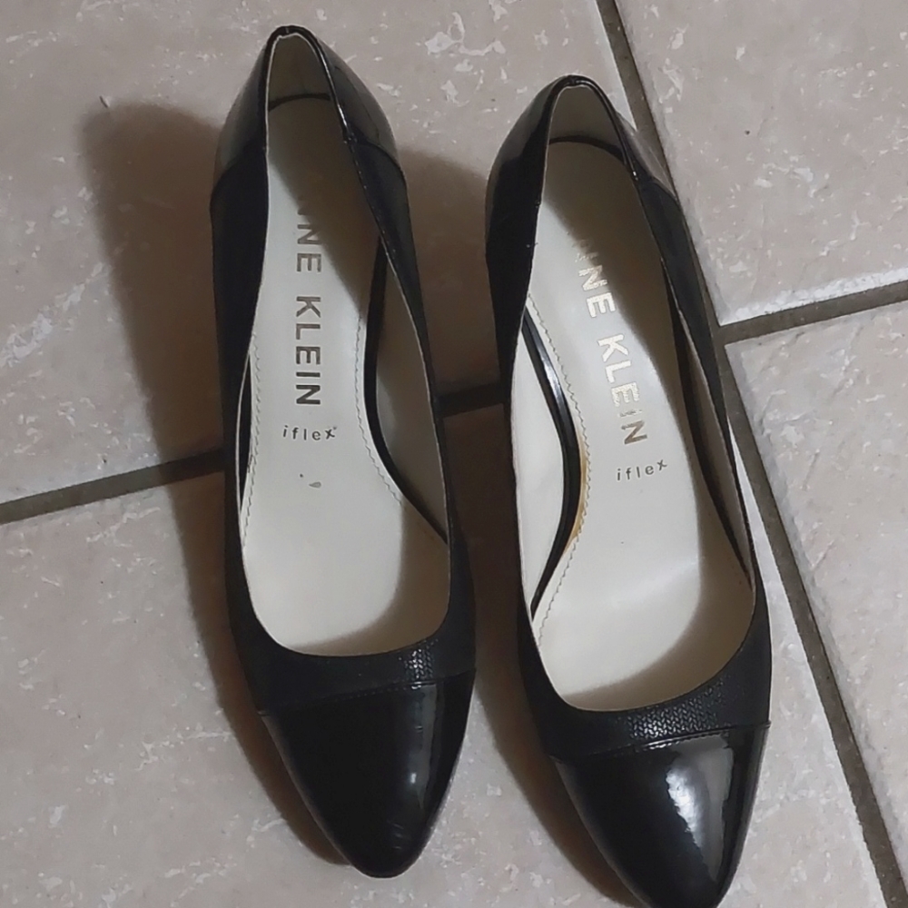 Anne Klein Black Pumps sz 10